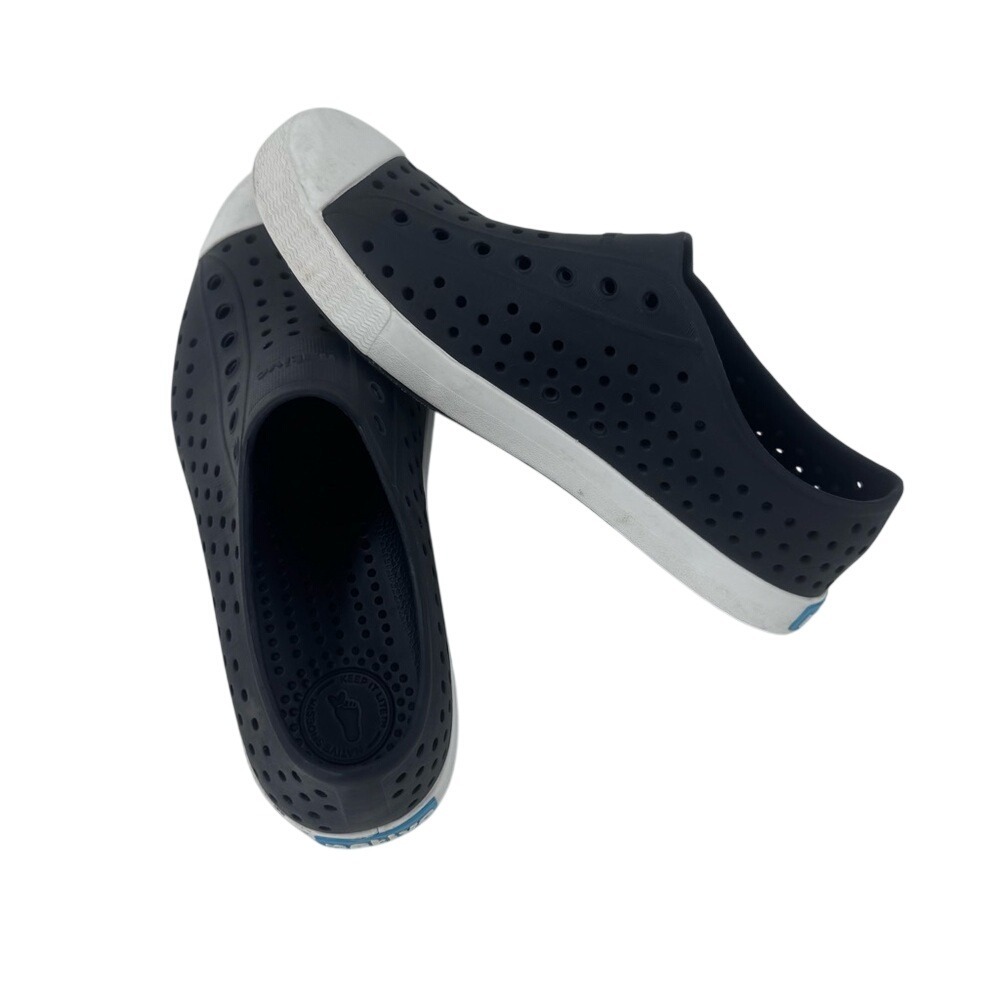 Native‎ Kids Shoes in Black and White - Picture 6 of 8